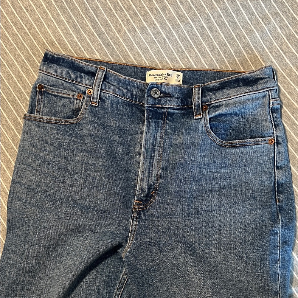 Abercrombie The Slim Straight Ultra High Rise